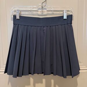 Aritzia TNA Pleated‎ Athletic Workout Skirt Navy Size Small